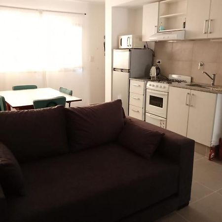 Departamento Calle Mendoza Albus -Acceso Rapido Ruta 22 General Roca Eksteriør bilde